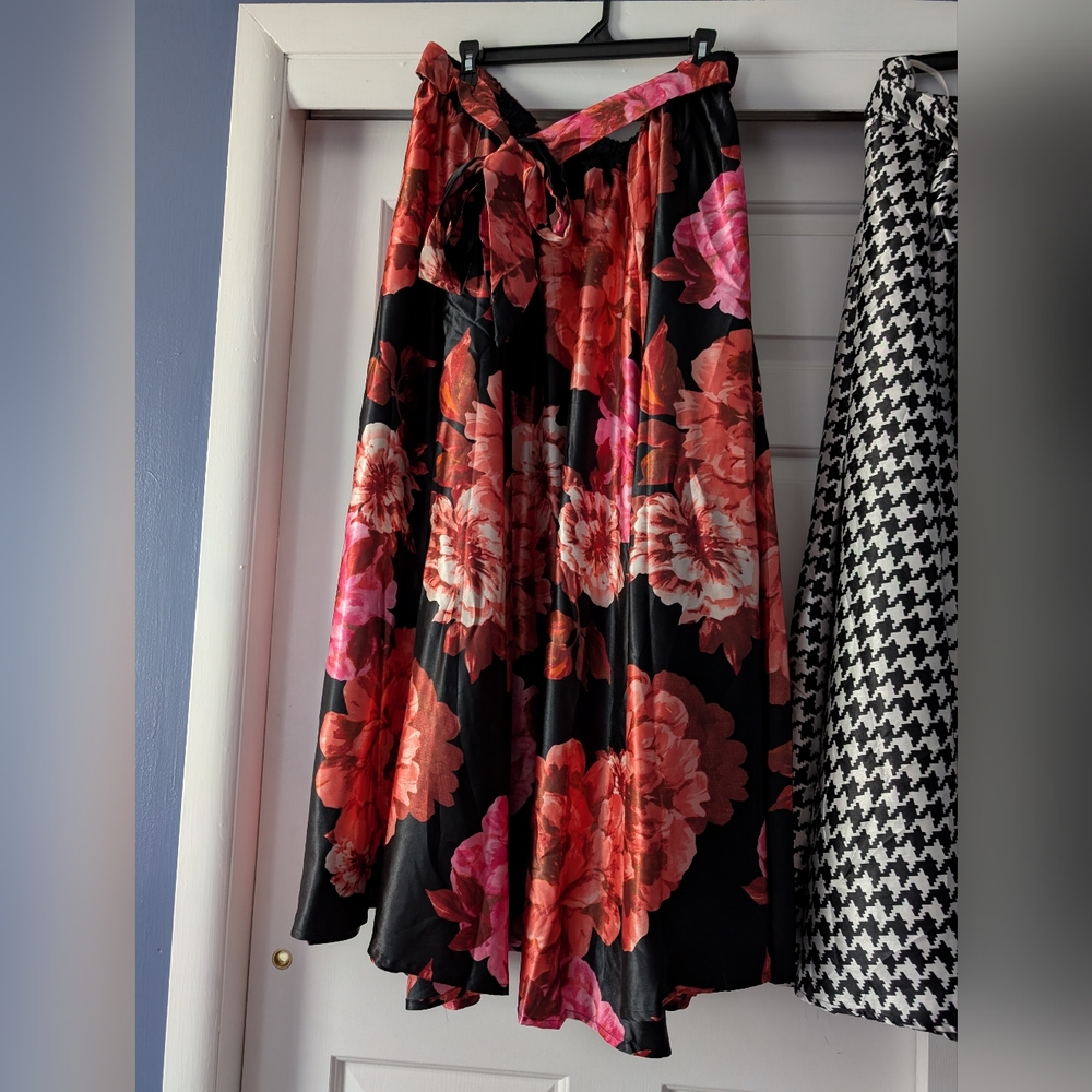 NWT Floral Black and Red Women's Skirt